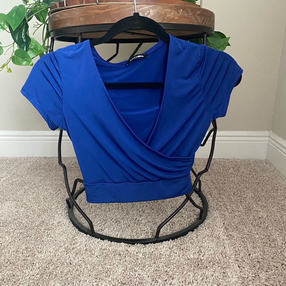 Fashion nova crop top